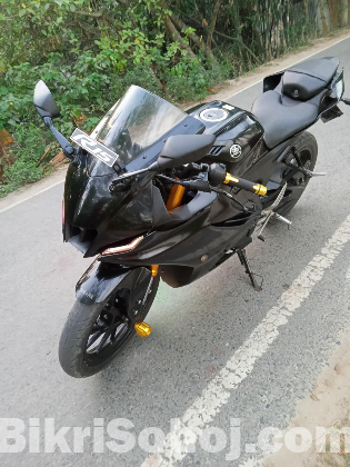 Yzmaha R15 v4